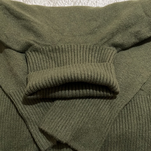 NWT JCREW Turtle Neck Sweater - Picture 5 of 7